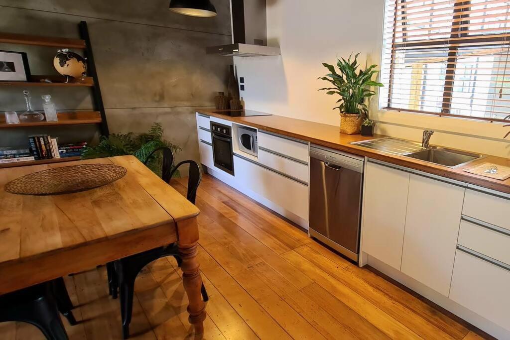 Apartment 4 - Haddin Court - Chic Ny Loft Style Blenheim Esterno foto